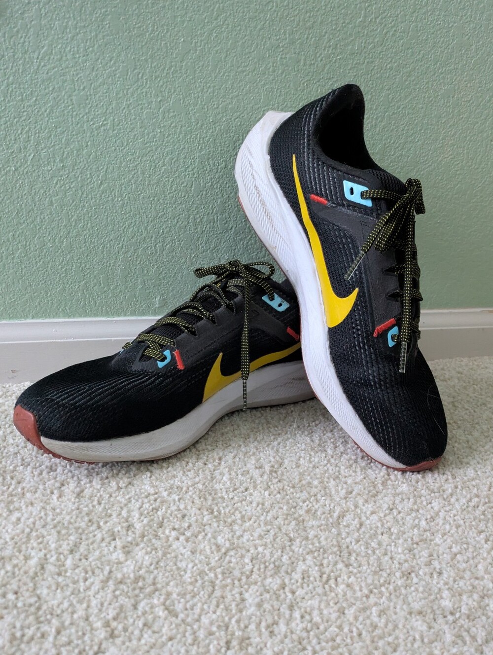 Women's Nike Air Zoom Pegasus 'Black Speed Yellow' Favorite. Size 9